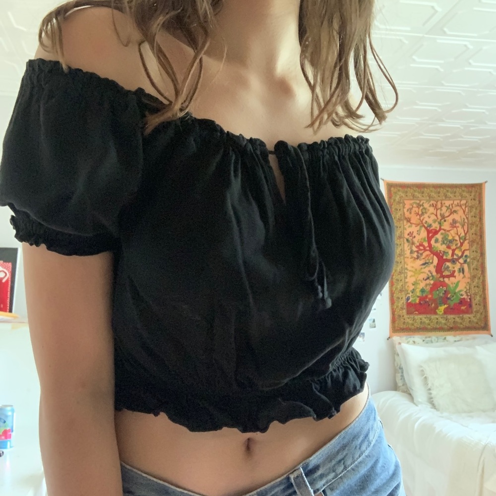 Brandy Melville off the shoulder crop top